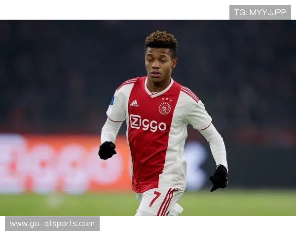 多特蒙德关注荷甲19岁中场斯密特